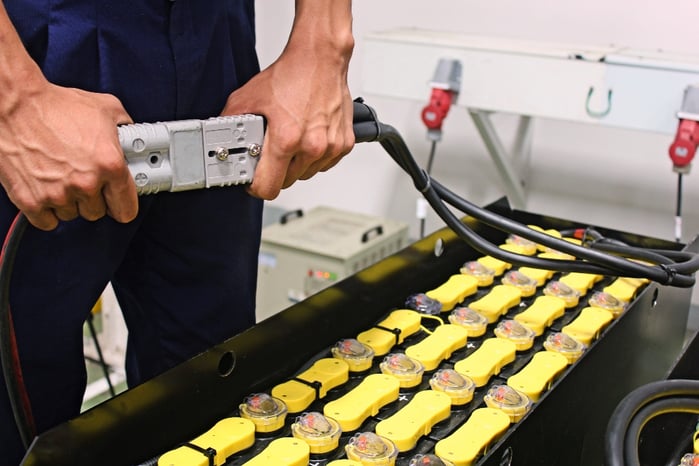 Forklift Battery Maintenance-1